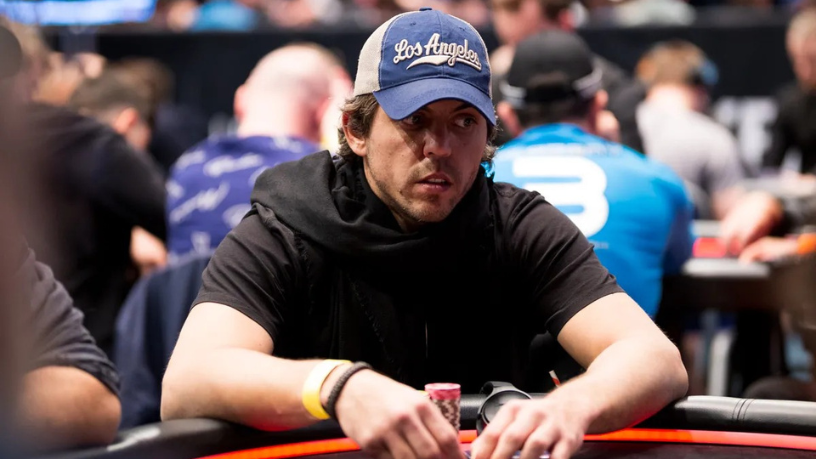 Thiago Signorelli Viana revela os segredos dos principais estilos de poker, como Texas Hold'em e Omaha.
