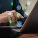 Tecnologia sem estratégia é custo, com estratégia é investimento quando aplicada com planejamento e objetivos claros. Conteúdo de Andre de Barros Faria.