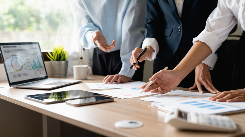 O conceito tecnologia sem estratégia é custo, com estratégia é investimento mostra como decisões certas geram valor. Produção de Andre de Barros Faria.