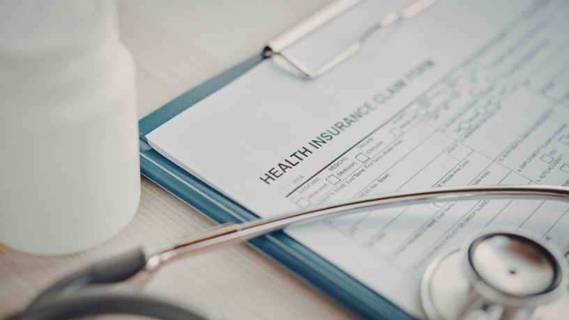 Alexandre Costa Pedrosa orienta sobre a importância de reunir corretamente a documentação para evitar devoluções em autorizações de planos de saúde.