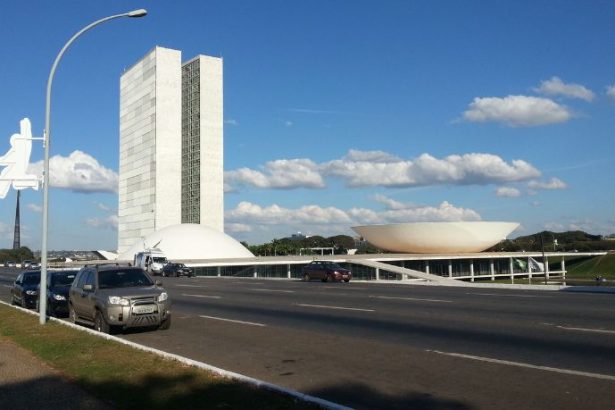 Política e rombo dos Correios: como a gestão pública impacta o déficit e a economia brasileira