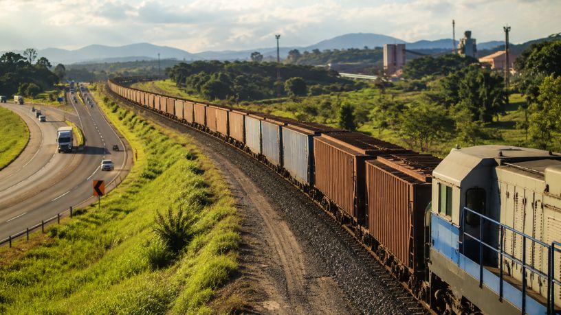 O Avanço das Ferrovias no Brasil e a Transformação Estrutural da Logística de Carga