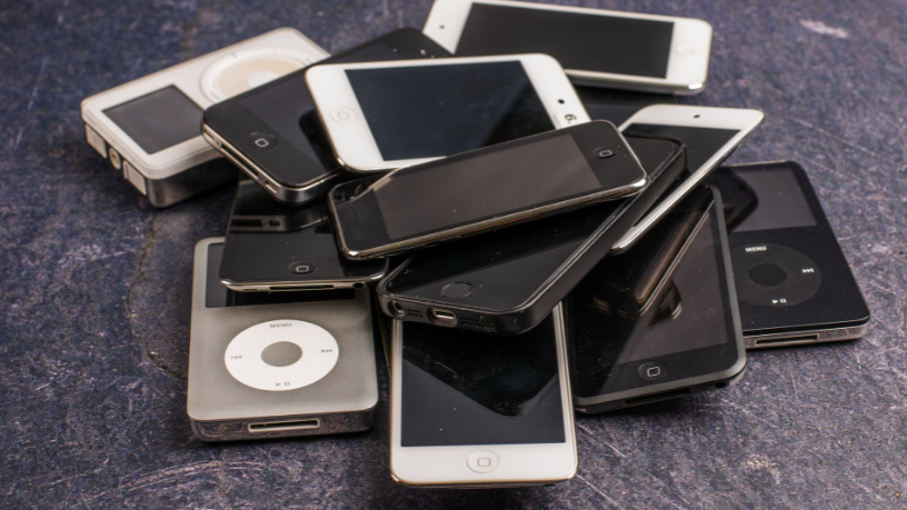 Operação fiscaliza celulares irregulares e acende alerta para quem compra aparelhos no Brasil